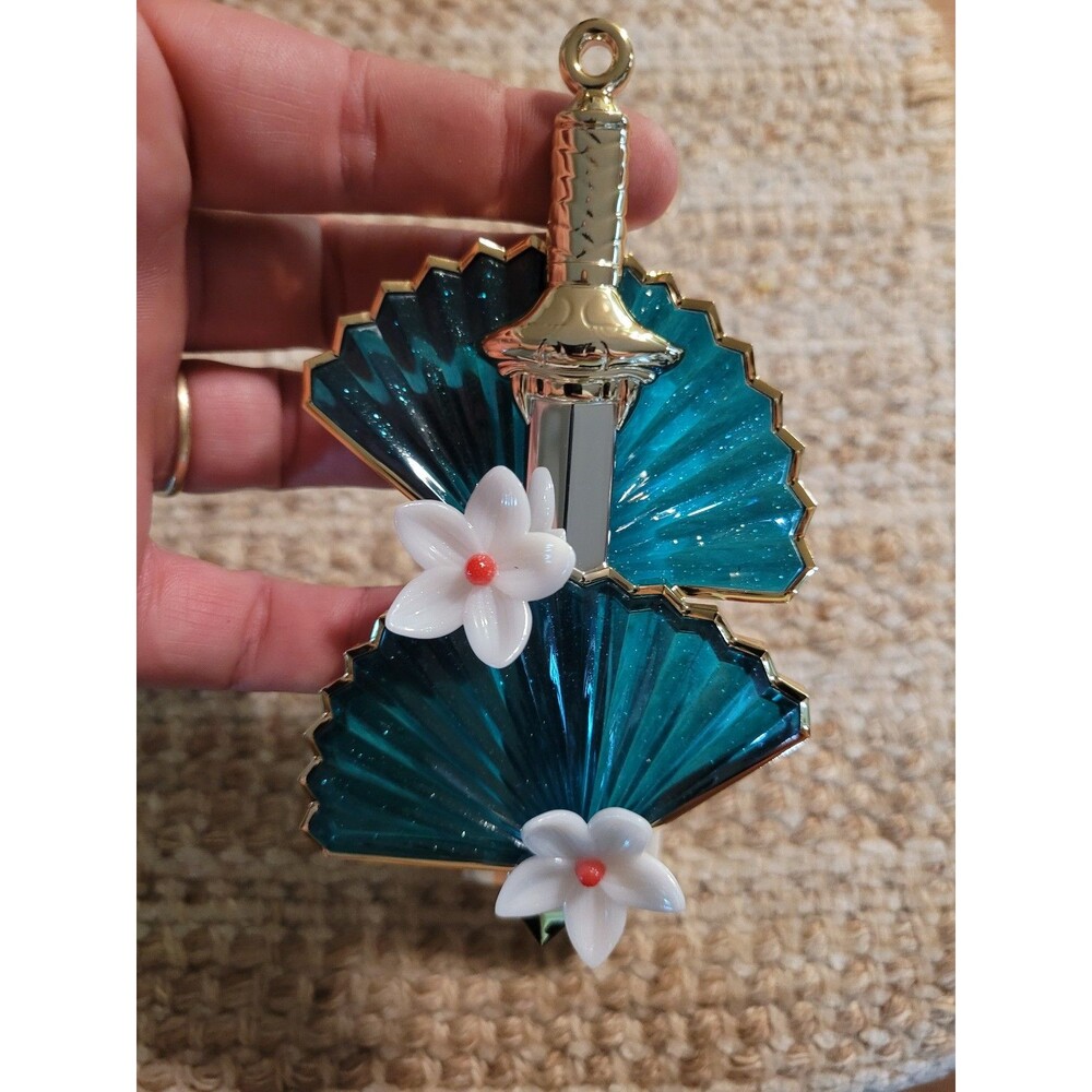 Mulan Wallflower Plug - Bath and Body Works (Disney Collection)